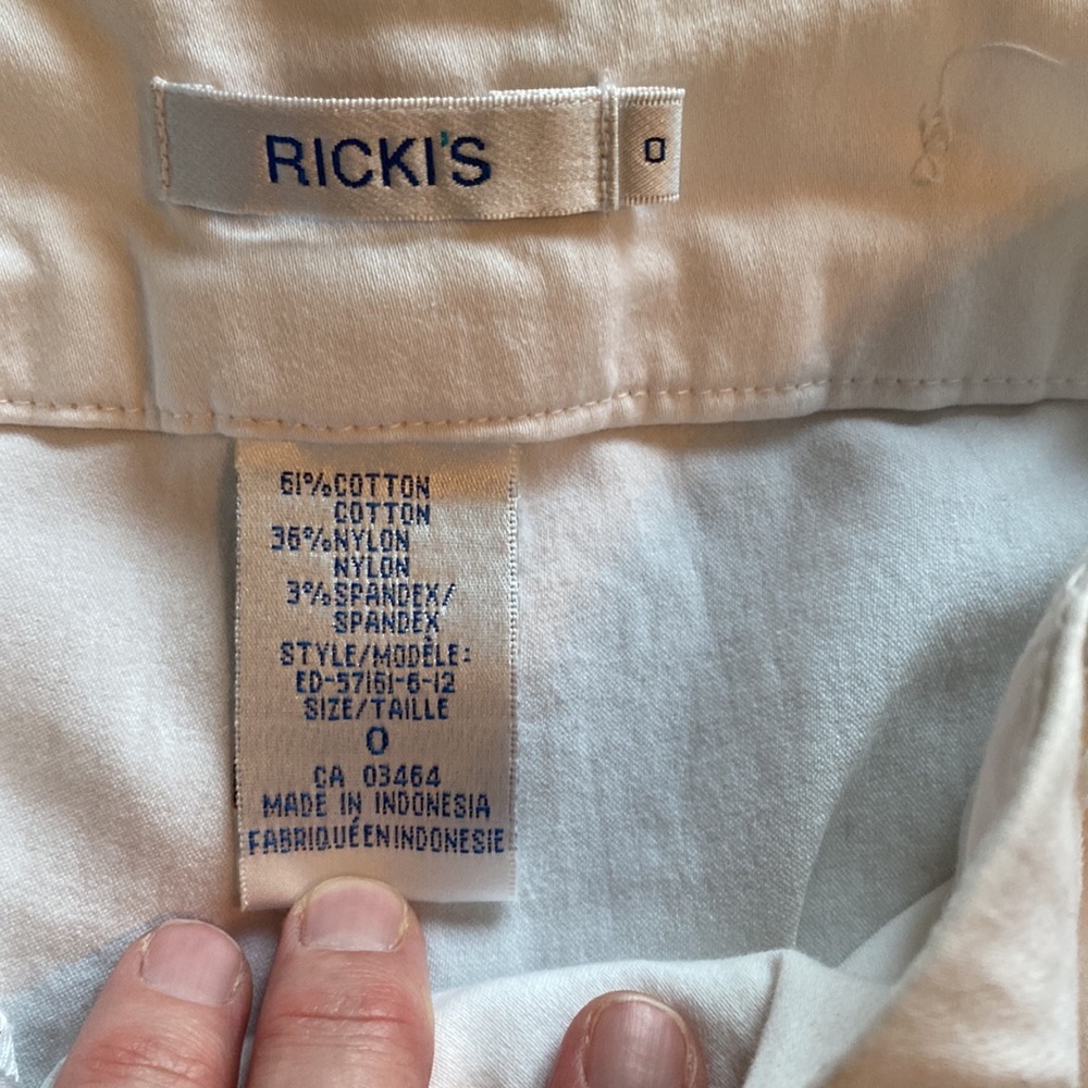 Shorts - Picture 6 of 7